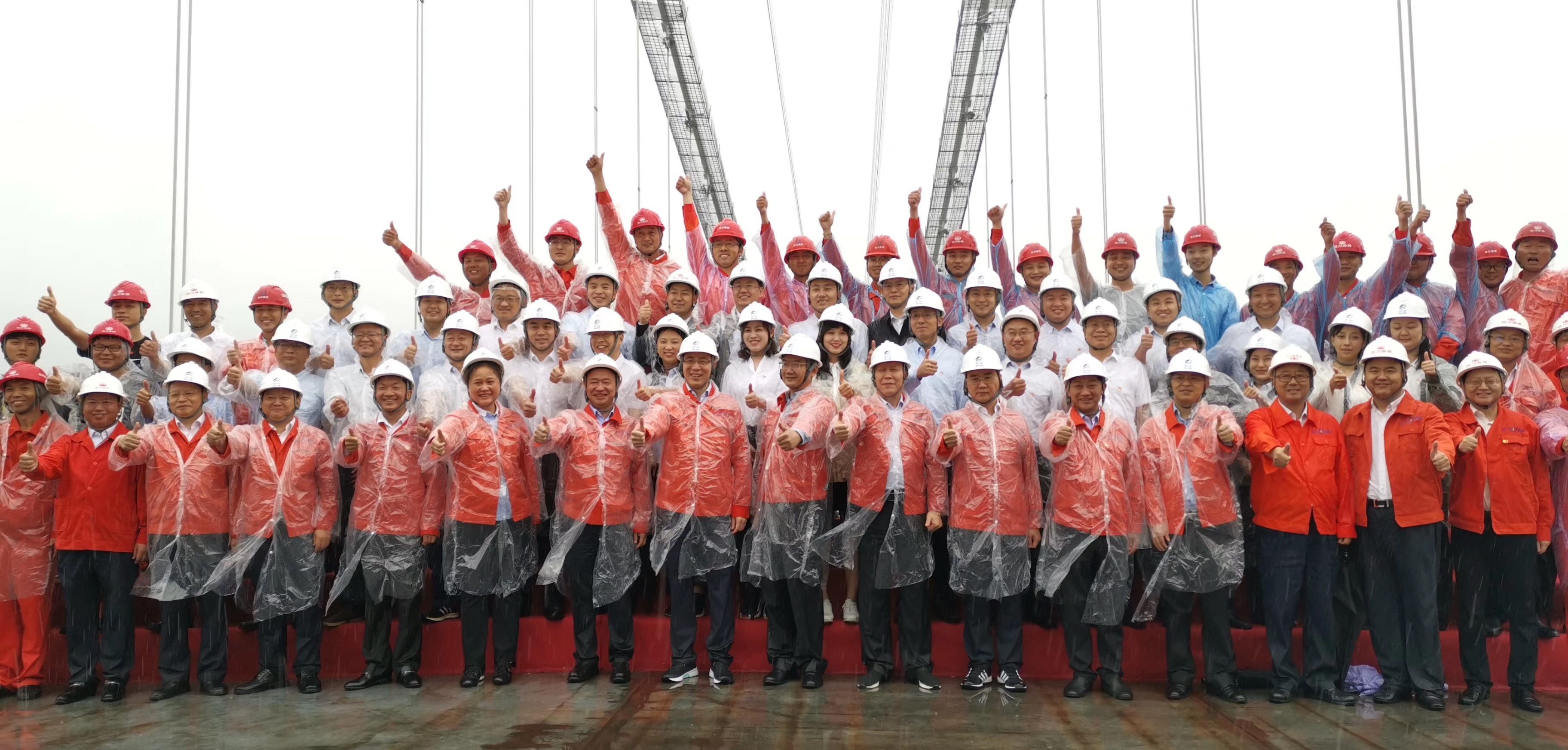 继承发扬红色传统工匠精神 高效建成超级工程民生工程 ——省铁投集团在威尼斯wns·8885566赤水河大桥项目开展特色主题教育活动